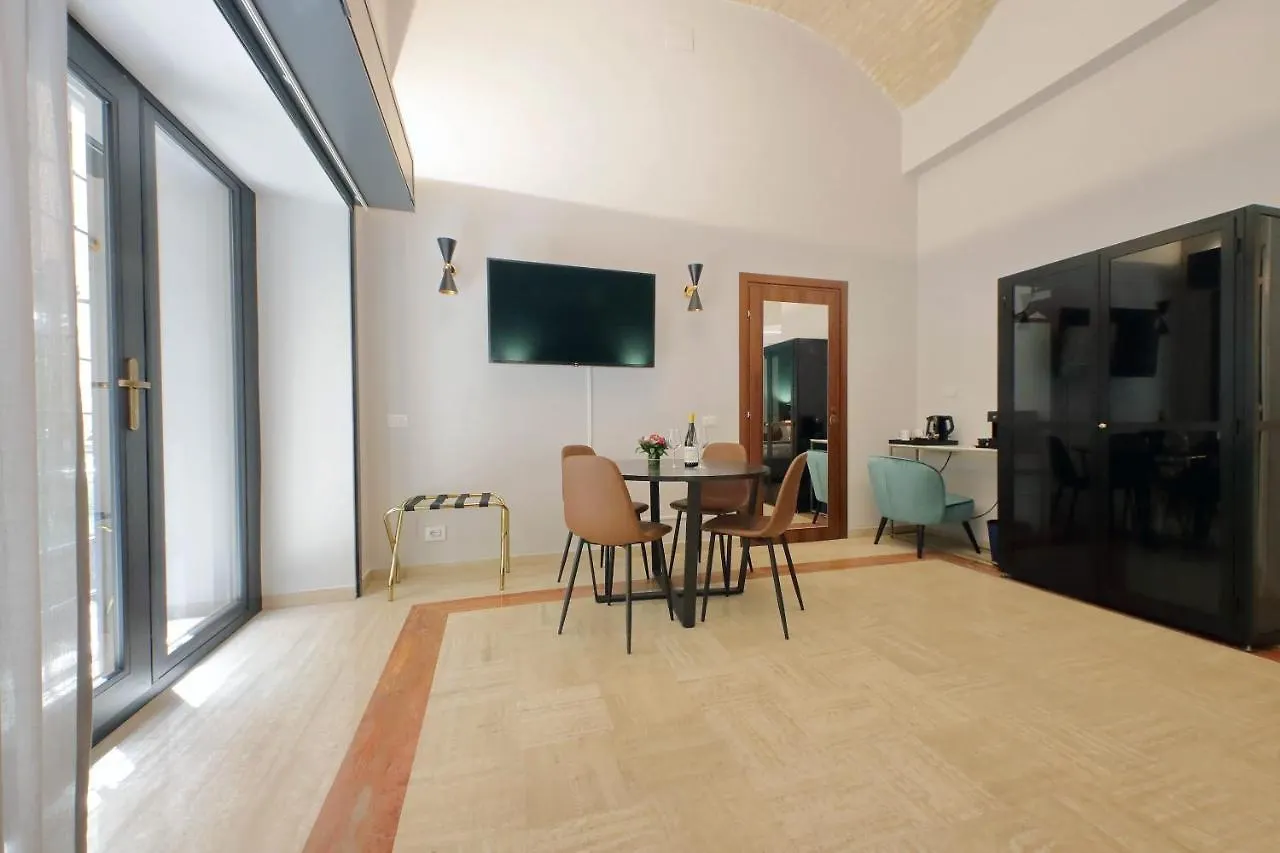 Charming Suites Navona Rome