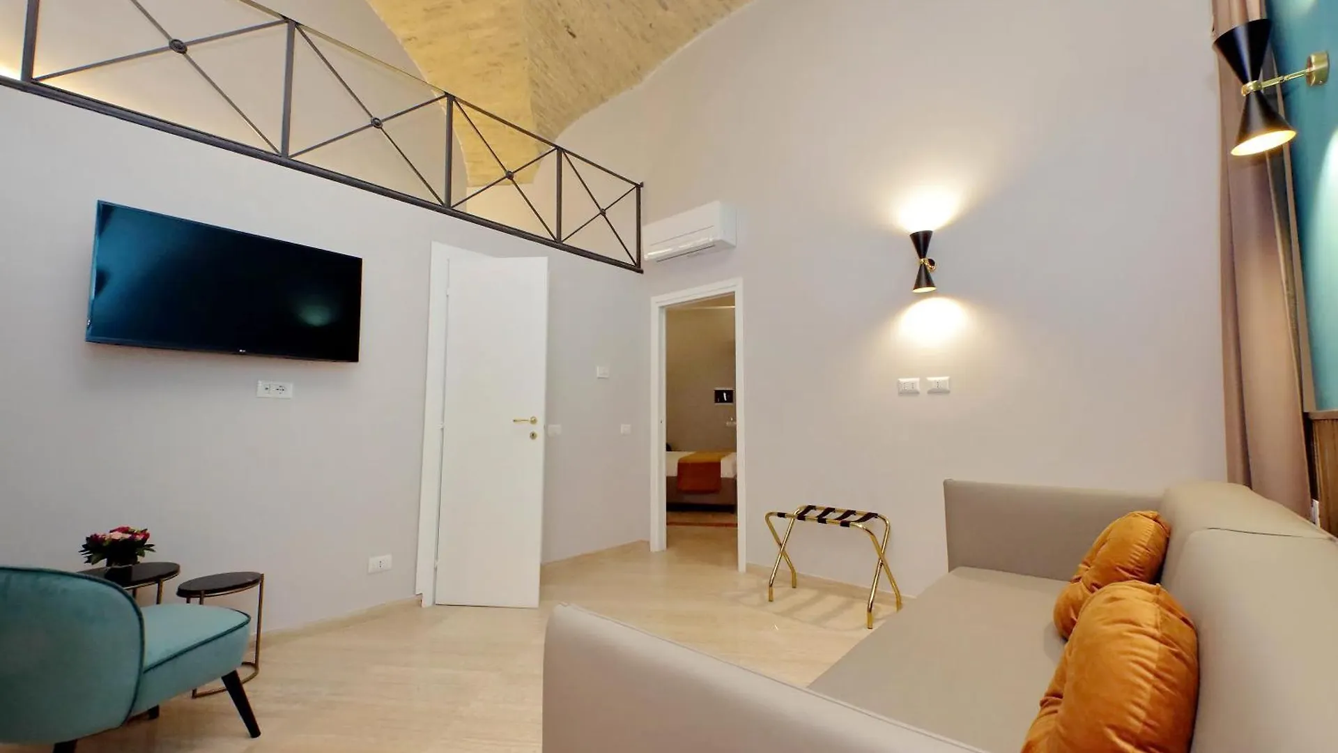 Charming Suites Navona Rome 0*,